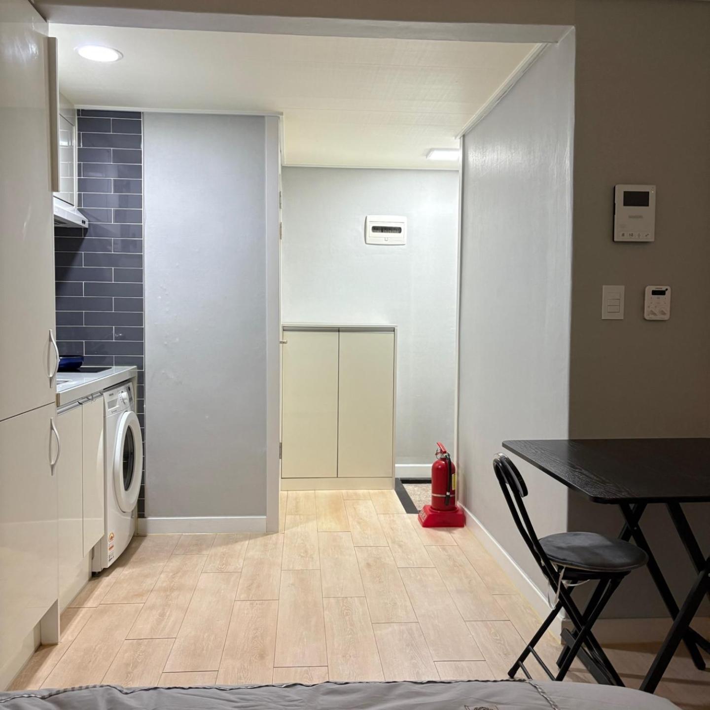 Cozy Near Sadang Station 아파트